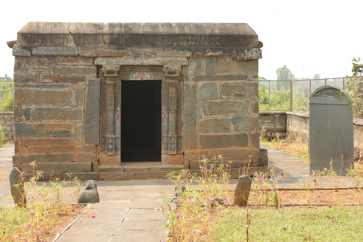 Talagunda Pranavesvara Temple 2